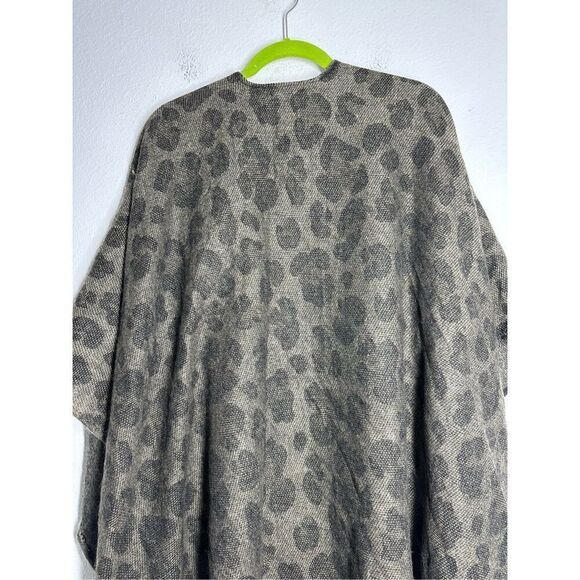Woolrich Bohemian Leopard Print Cozy Blanket Wrap Poncho One Size - Picture 6 of 11
